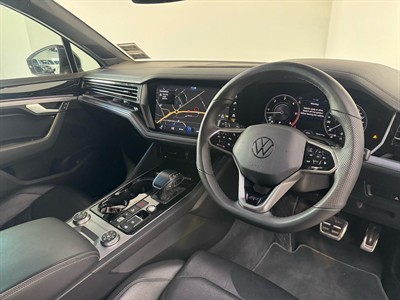 2021 Volkswagen Touareg - Thumbnail