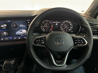 2021 Volkswagen Touareg - Thumbnail