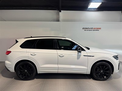2021 Volkswagen Touareg - Thumbnail