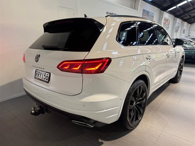 2021 Volkswagen Touareg - Thumbnail