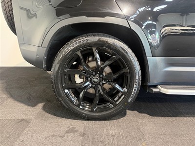 2021 Land Rover Defender - Thumbnail