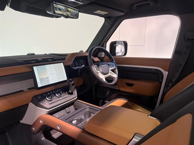 2024 Land Rover Defender - Thumbnail