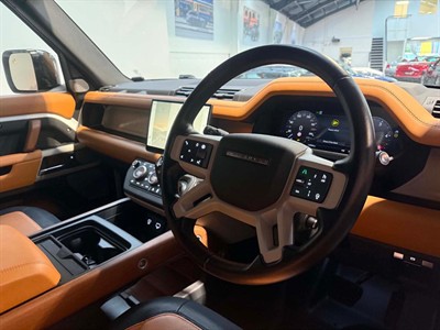 2024 Land Rover Defender - Thumbnail