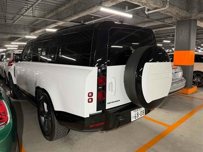 2024 Land Rover Defender - Thumbnail