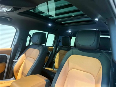 2024 Land Rover Defender - Thumbnail