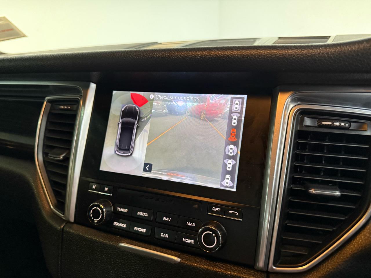2016 Porsche Macan
