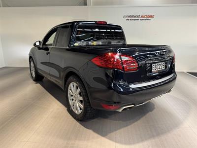 2011 Porsche Cayenne - Thumbnail