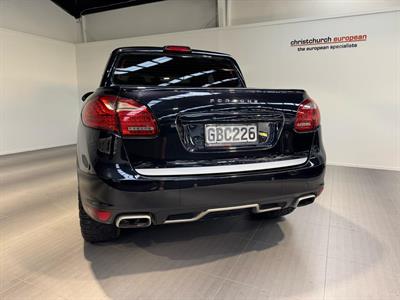2011 Porsche Cayenne - Thumbnail