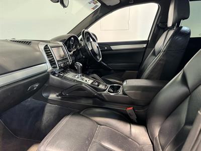 2011 Porsche Cayenne - Thumbnail