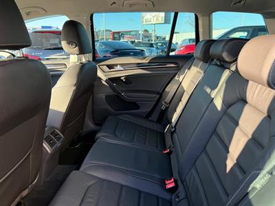 2020 Volkswagen Golf - Thumbnail