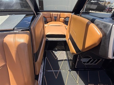 2023 Malibu Wakesetter - Thumbnail