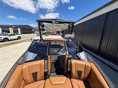 2023 Malibu Wakesetter - Thumbnail