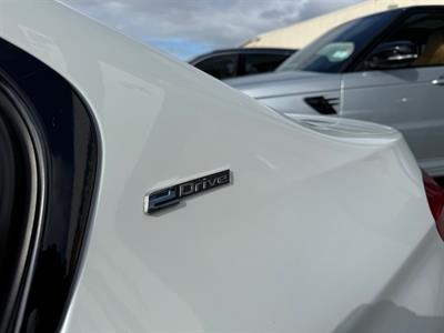 2016 BMW 330e - Thumbnail