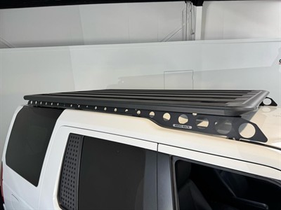 2014 Land Rover Discovery - Thumbnail
