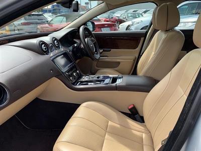 2011 Jaguar XJ - Thumbnail