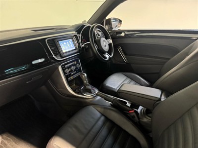 2019 Volkswagen Beetle - Thumbnail
