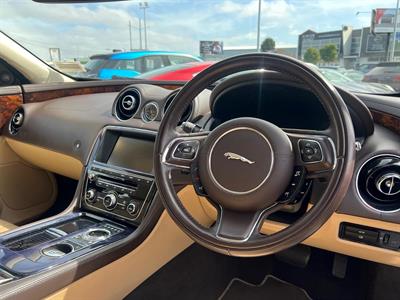 2013 Jaguar XJ - Thumbnail