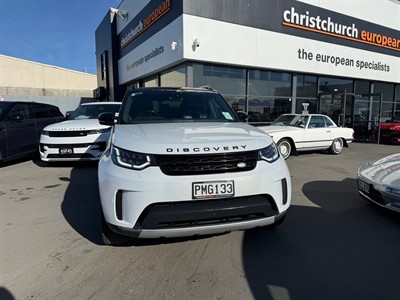 2017 Land Rover Discovery - Thumbnail
