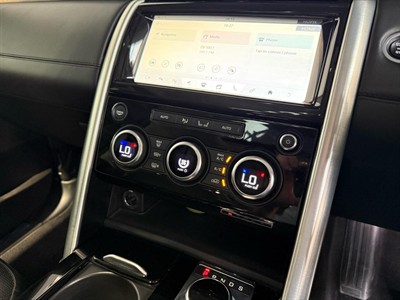 2017 Land Rover Discovery - Thumbnail