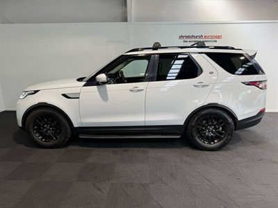 2017 Land Rover Discovery - Thumbnail