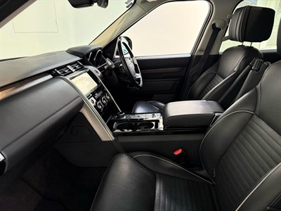 2017 Land Rover Discovery - Thumbnail