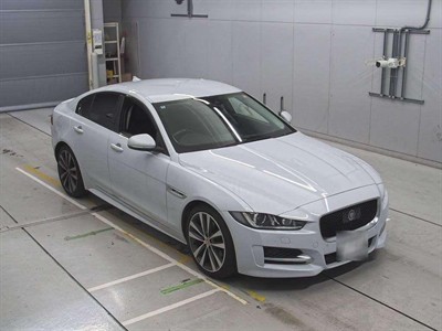 2016 Jaguar XE - Thumbnail