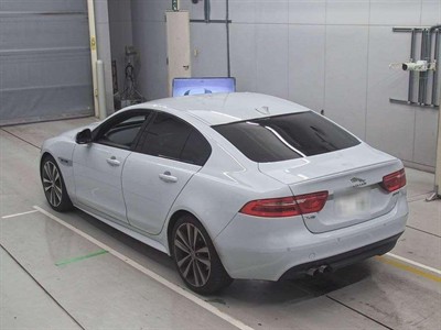 2016 Jaguar XE - Thumbnail