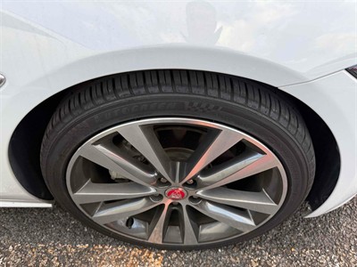 2016 Jaguar XE - Thumbnail