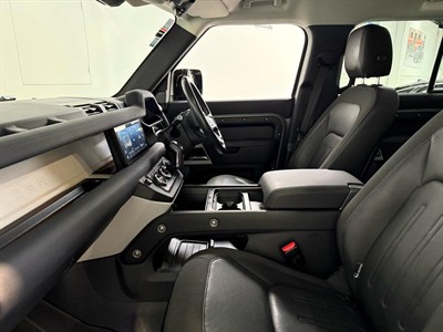 2021 Land Rover Defender - Thumbnail