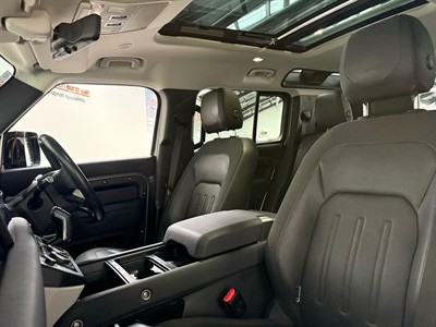 2021 Land Rover Defender - Thumbnail