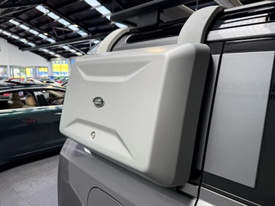 2021 Land Rover Defender - Thumbnail