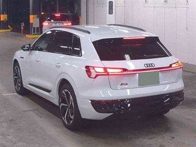 2023 Audi Q8 - Thumbnail