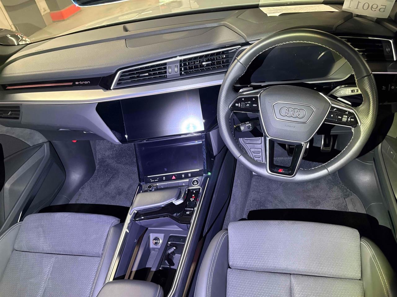 2023 Audi Q8