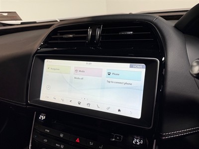 2016 Jaguar XE - Thumbnail