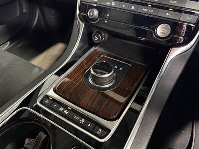 2016 Jaguar XE - Thumbnail