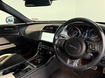 2016 Jaguar XE - Thumbnail