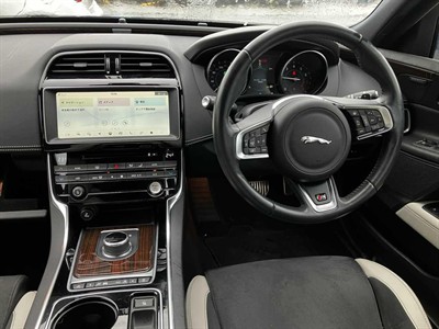 2016 Jaguar XE - Thumbnail