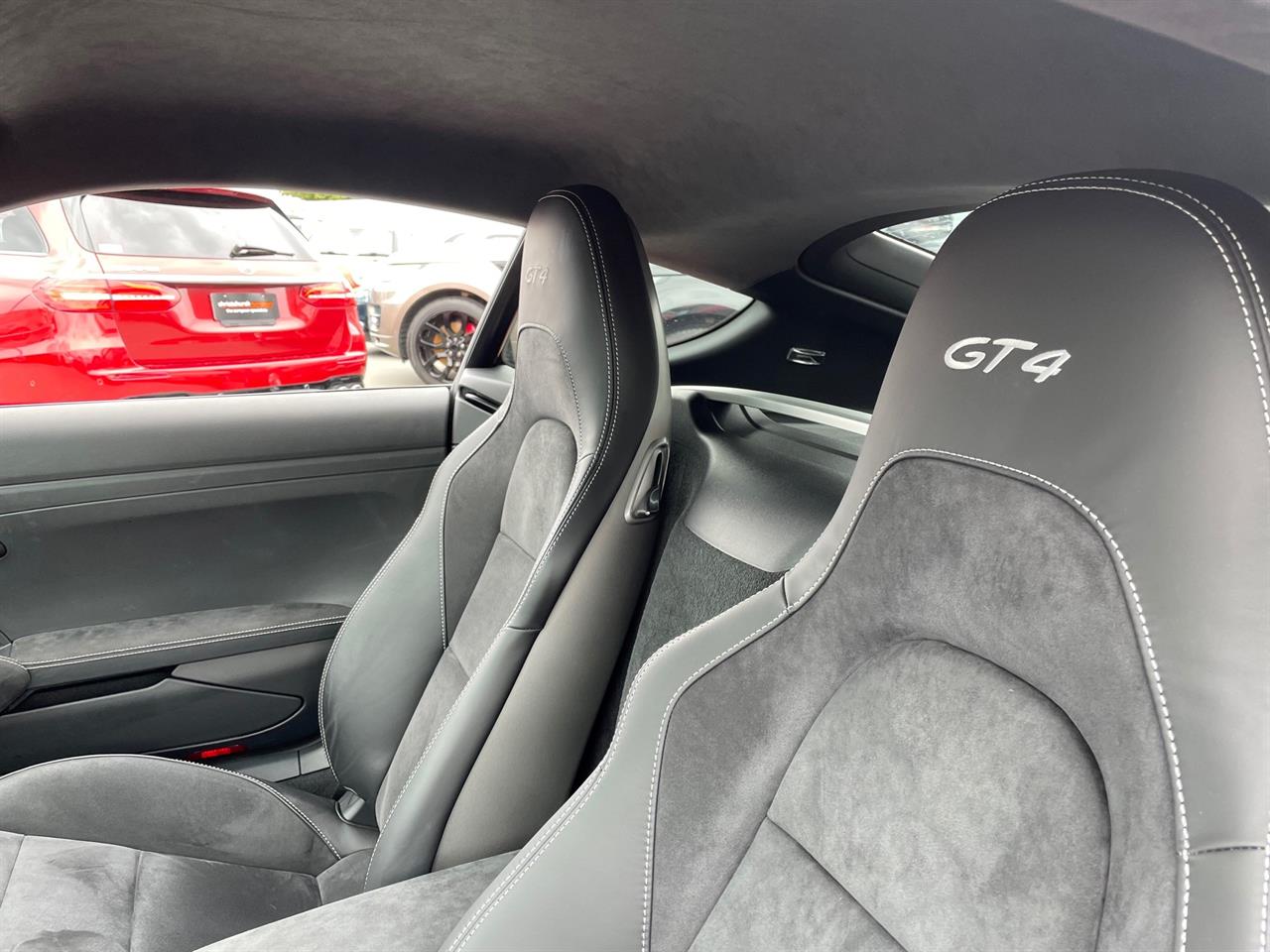 2020 Porsche Cayman