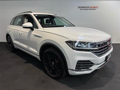 2019 Volkswagen Touareg - Thumbnail
