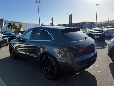 2014 Porsche Macan - Thumbnail