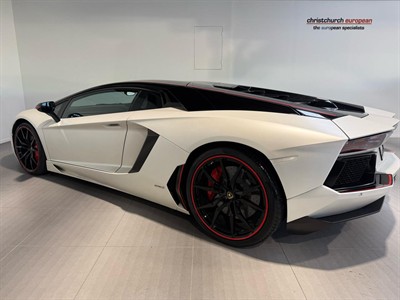2015 Lamborghini Aventador - Thumbnail