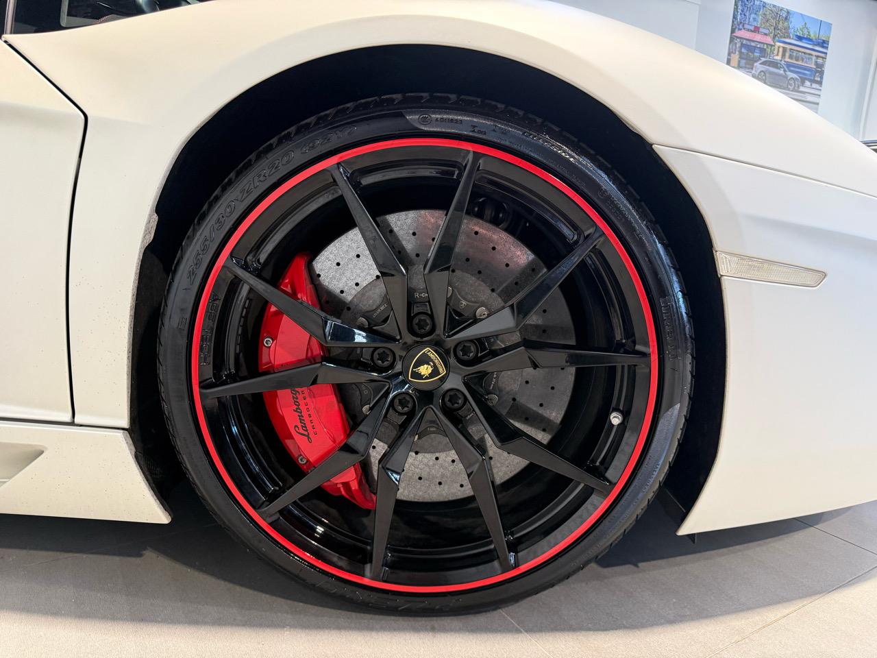 2015 Lamborghini Aventador