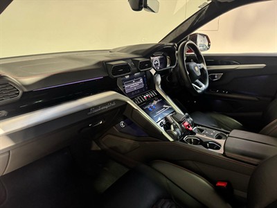2019 Lamborghini Urus - Thumbnail