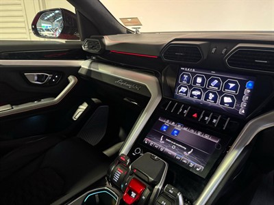 2019 Lamborghini Urus - Thumbnail