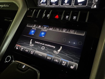 2019 Lamborghini Urus - Thumbnail