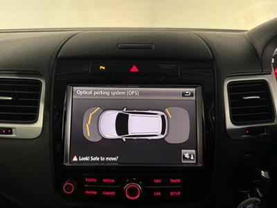 2011 Volkswagen Touareg - Thumbnail