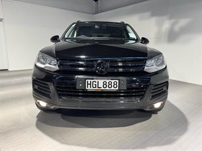 2011 Volkswagen Touareg - Thumbnail