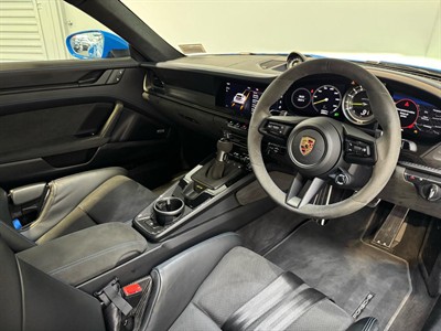 2022 Porsche 911 - Thumbnail