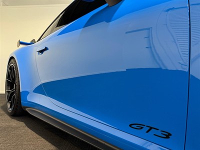 2022 Porsche 911 - Thumbnail
