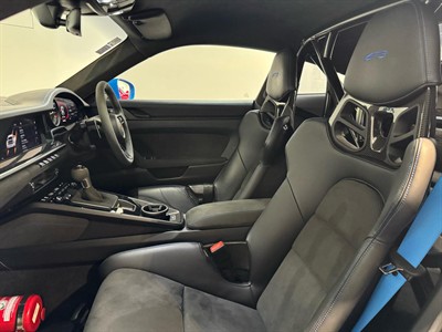 2022 Porsche 911 - Thumbnail